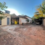 Amplo terreno com localização comercial.