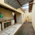 Casa com 03 dorm. e edícula.