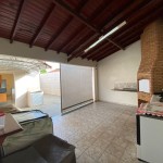 Residência muito bem localizada!