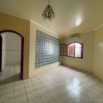 Residência com 04 suítes.