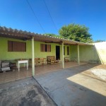 Casa de esquina, próxima a Av. Siqueira Campos.