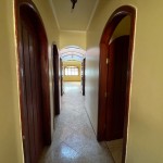 Residência com 04 suítes.