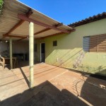 Casa de esquina, próxima a Av. Siqueira Campos.