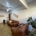 Ampla residência, localizada no Centro!