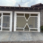 Residência situada em Quatá, SP.