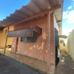Residência com excelente localização.