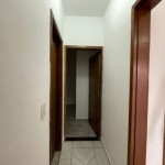 Residência com salão comercial.