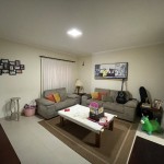 Lindo sobrado, centro.