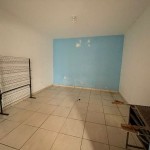 Residência de esquina no centro da cidade!