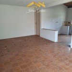 Ampla residência localizada no centro da Cidade!