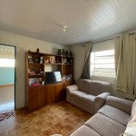 Casa com 02 dormitórios.