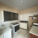 Casa com pequeno comércio.