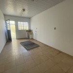 Residência localizada no Centro da Cidade.