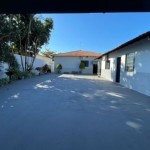 Ampla residência, localizada no Centro!