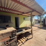 Casa de esquina, próxima a Av. Siqueira Campos.