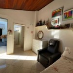 Ampla residência, localizada no Centro!