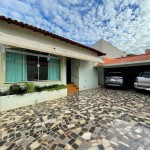 Ampla residência localizada na Vila Athaíde.