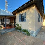 Casa com amplo terreno em Lutécia, SP.