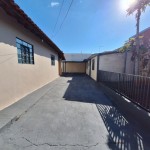 IMÓVEL COM 03 DORMITÓRIOS + EDÍCULA - CENTRO