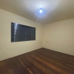 Residência localizada no Centro da Cidade.