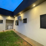 Residência novíssima e muito bem construída.
