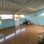 Casa com 02 dormitórios.