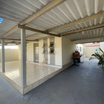 Casa próxima à Av. Galdino.