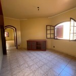 Residência com 04 suítes.