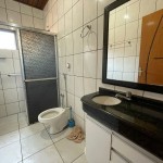 Casa com 03 dormitórios.