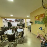 Lindo sobrado, centro.