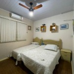 Ampla residência, localizada no Centro!