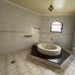 Residência com 04 suítes.