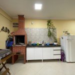 Lindo sobrado, centro.