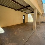 Casa com 03 dormitórios.