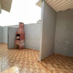 Residência com salão comercial.