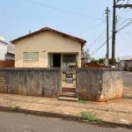 Casa de esquina, localizada na Av. Sete de Setembro