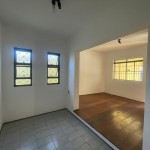 Residência localizada no Centro da Cidade.