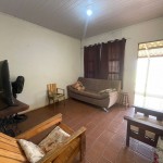 Casa de esquina, próxima a Av. Siqueira Campos.