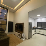 Residência novíssima e muito bem construída.