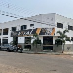 Sobrado comercial e residencial.
