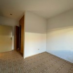 Residência com amplo terreno.