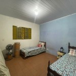Casa de esquina, próxima a Av. Siqueira Campos.