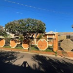 Residência com 04 suítes.