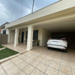 Residência ampla e bem conservada.