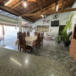 Ampla residência, localizada no Centro!