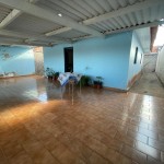 Casa com 02 dormitórios.