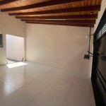 Casa muito bem conservada.