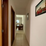 Casa muito bem conservada.
