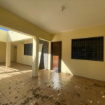 Residência localizada no Centro da Cidade.
