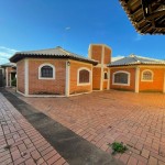 Residência com 04 suítes.